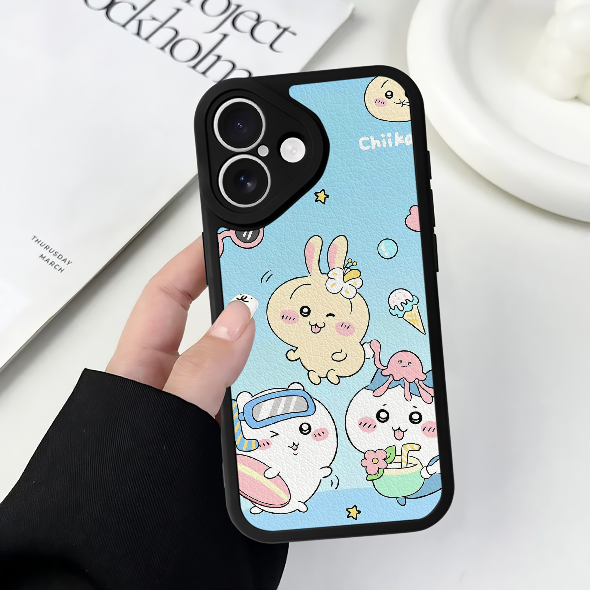 （画像用） ちいかわ Chii-kawa 【iPhone 16シリーズ対応】シリコンスマホケース（レザー調） 材質：シリコン